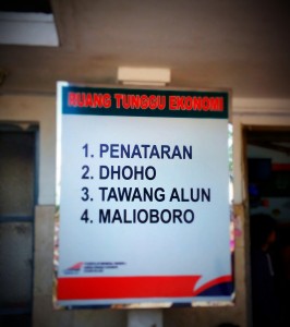  Kereta Api Lokal dan Ekonomi dari Stasiun Kota Baru Malang