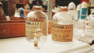 glass-bottle-1447991_640