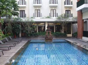 Menikmati Ketenangan dan Kesejukan Hotel Santika Premiere Malang.