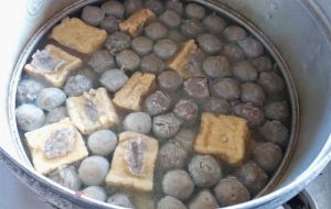 Makan Bakso Bakar Trowulan 65 Yang Terkenal di Kota Malang
