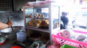 Makan Bakso Bakar Trowulan 65 Yang Terkenal di Kota Malang
