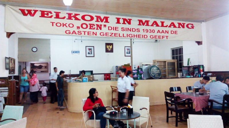 Menikmati Makanan Nostalgia di Toko Oen di Kota Malang