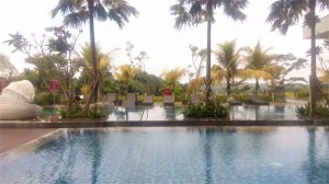 Kolam Renang Hotel Harper Purwakarta