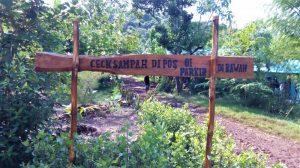 Pantai Tiga Warna di Malang Selatan 