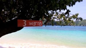 Pantai Tiga Warna Malang Selatan