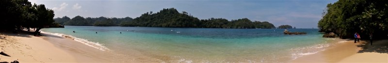 Pantai Tiga Warna di Malang Selatan