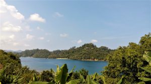 Menikmati Keindahan Pantai Gatra dan Clungup di Malang Selatan