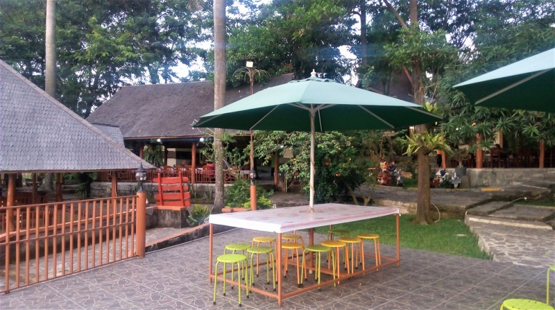 Tempat Makan Enak dan Santai di Restoran Alam Sari