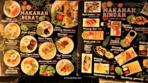 Makan Malam Seru di Cafe Raminten 3 Malioboro Yogyakarta