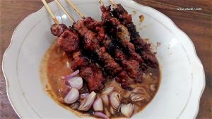 Sate dan Gule Kambing Tenang yang Lezat di Kota Pare