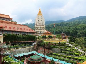 Naik Kereta Kabel di Kek Lok Si Temple Penang