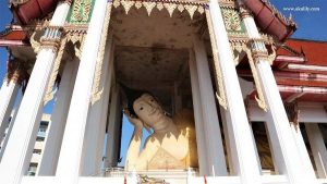 Budha Tidur Terbesar Ketiga Thailand di Wat Hai Yai Nai