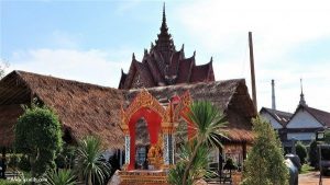 Budha Tidur Terbesar Ketiga Thailand di Wat Hai Yai Nai