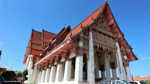 Budha Tidur Terbesar Ketiga Thailand di Wat Hai Yai Nai