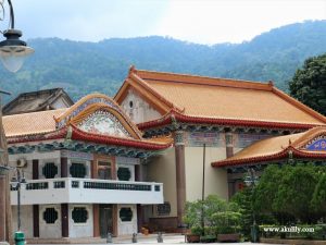 Naik Kereta Kabel di Kek Lok Si Temple Penang
