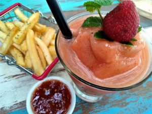 Kopi dan Pizza enak di The Library Cafe Kota Malang