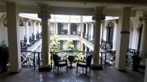 Menginap di Grand Palace Hotel Kota Malang