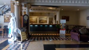 Menginap di Grand Palace Hotel Kota Malang