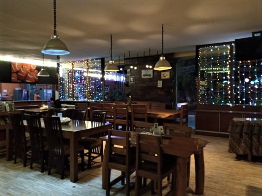 Trunojoyo 36 Cafe dan Resto di Songgokerto Kota Wisata 