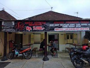 Pedasnya Sego Lombok Mbah Buyut di Kota Malang