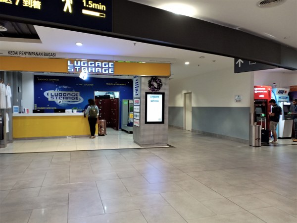 Tempat Penitipan Bagasi di Bandara KLIA2 Malaysia - akulily